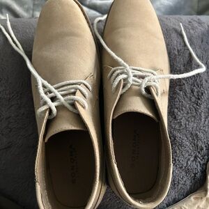 Sonoma Men's Beige Chukka Boots Size 10 1/2
